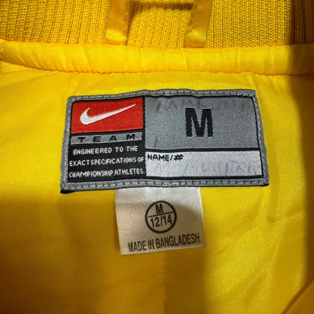 Nike Team Los Angeles Lakers Satin Varsity Jacket Kids Medium 12/14 Yellow NBA